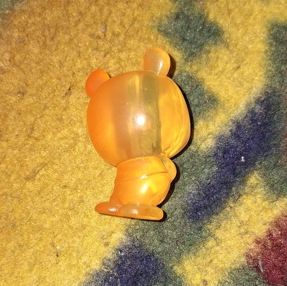 Disney Doorables Series 11 Special Edition Winnie the Pooh - Picture 2 of 2
